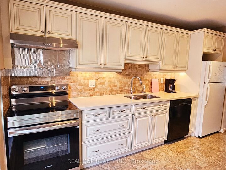 Property Photo: 19 Liszt Gate 308 ON M2H 1G6