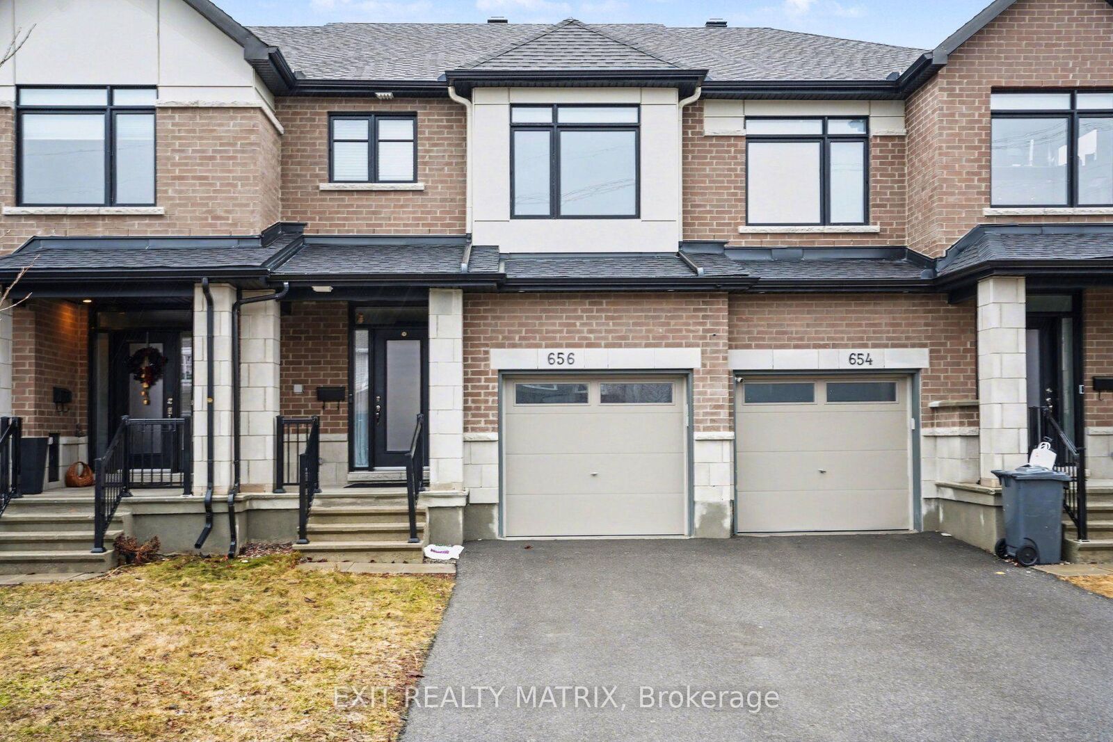 Property Photo:  656 Putney Crescent W  ON K2S 2N7 