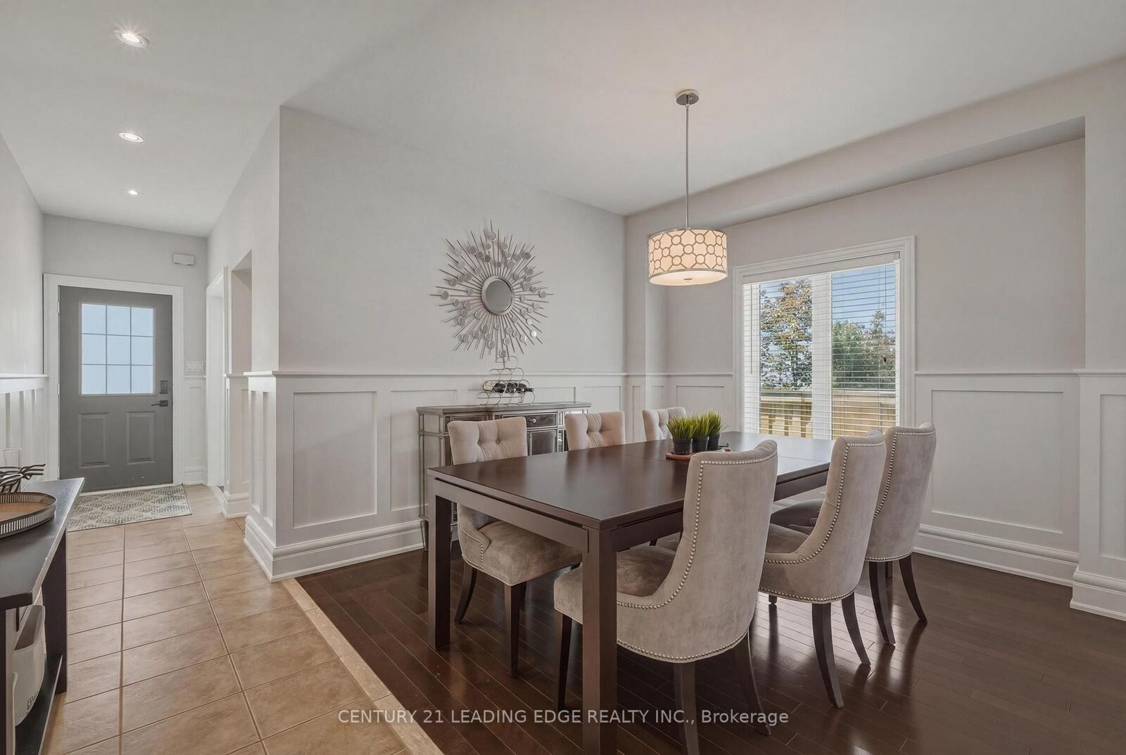 Property Photo: 8 Haverhill Terrace ON L4G 7R7