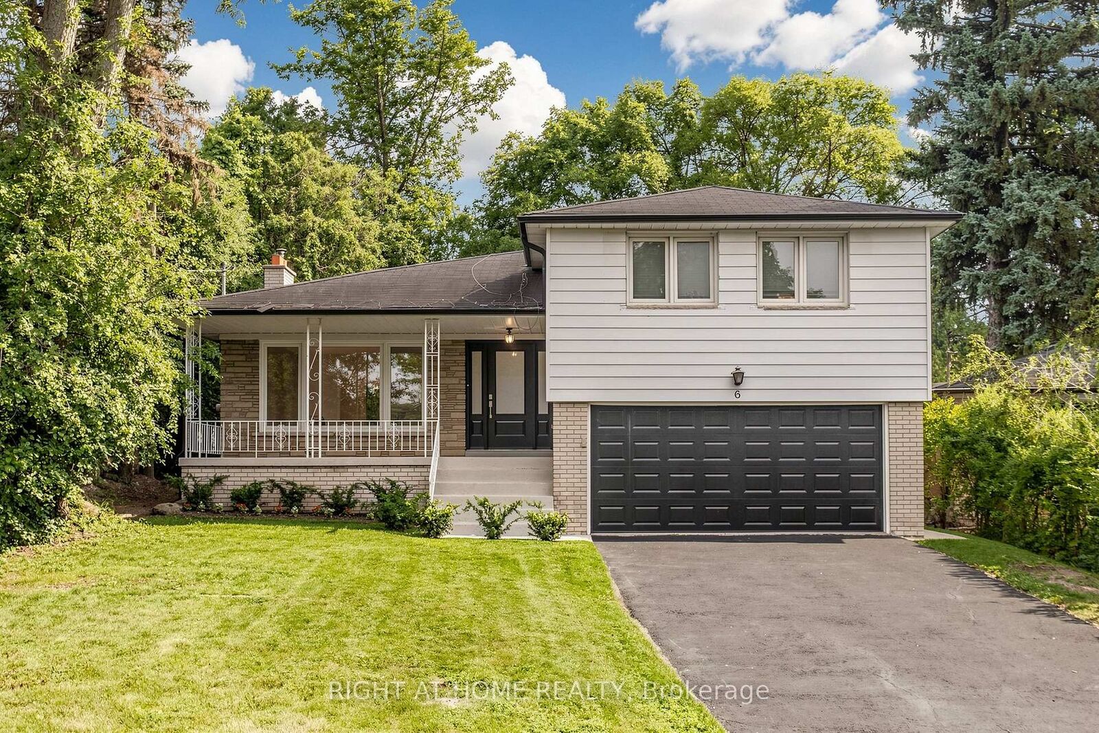 Property Photo: 6 Colonnade Road ON M2K 2L5