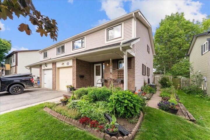 Photo de la propriété:  100 Martin Road  ON L1C 3N4 
