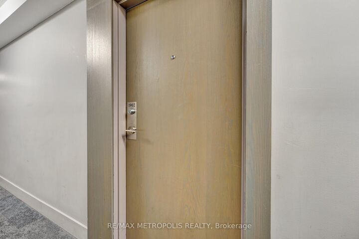 Property Photo: 36 Lisgar Street 1902W ON M6J 0C7