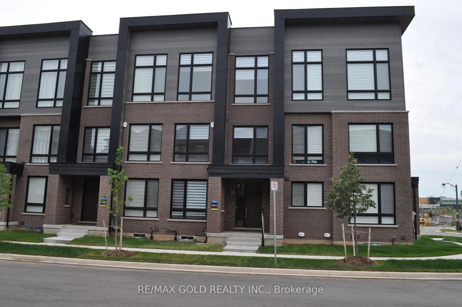 Photo de la propriété: 3118 Perkins Way ON L6H 7Z5