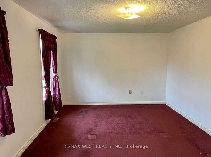 Property Photo: 4 Catherine Drive ON L4N 0Y7
