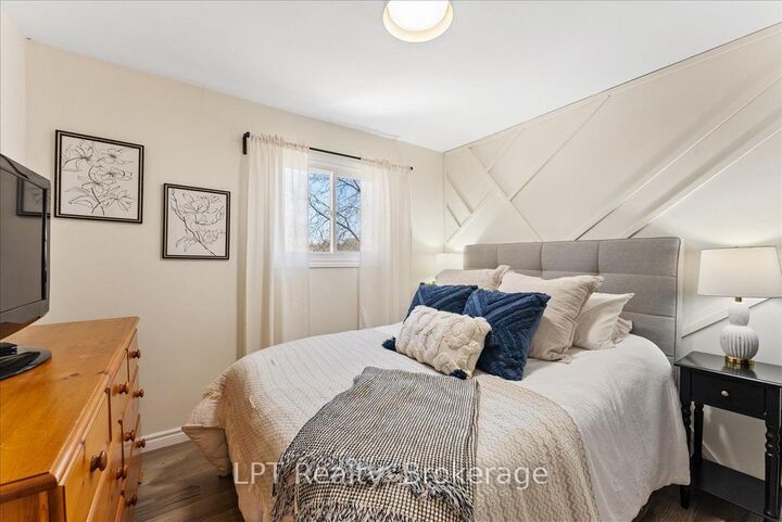 Property Photo:  154 Beach Road  ON L4P 2L7 