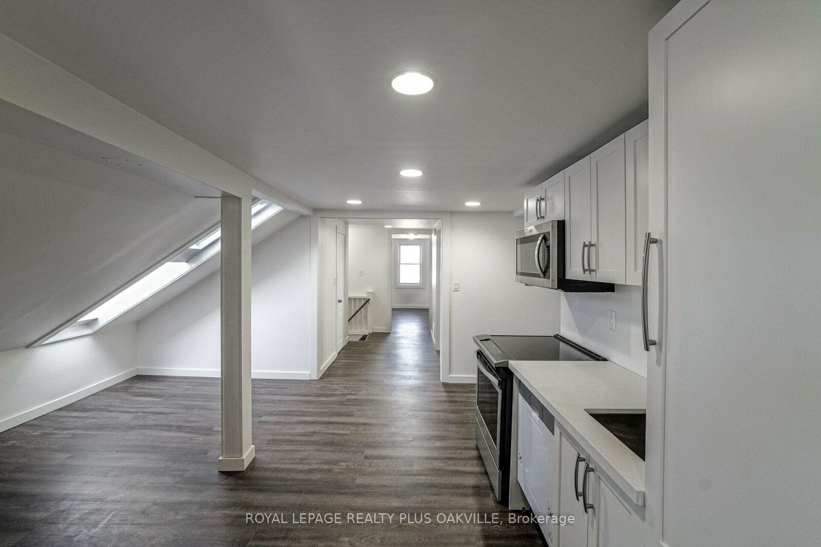 Property Photo:  564 Lyons Lane 2  ON L6J 2Y1 
