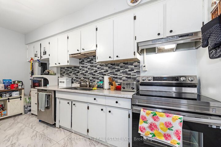 Property Photo: 413 Westmoreland Avenue N ON M6H 3A6