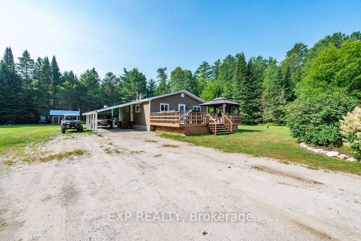 557 Pine Street — photo 1