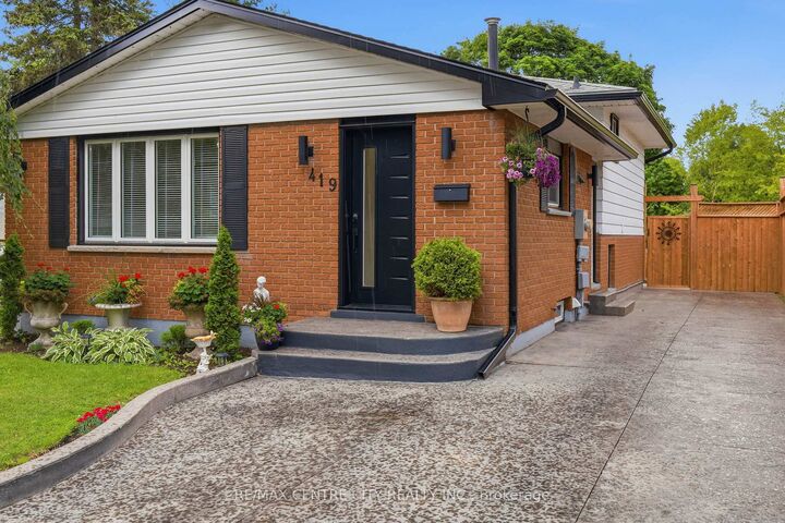 Property Photo:  