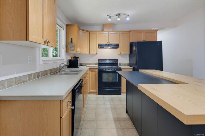 Property Photo: 1048 Fitzgerald Rd BC V0R 2W3