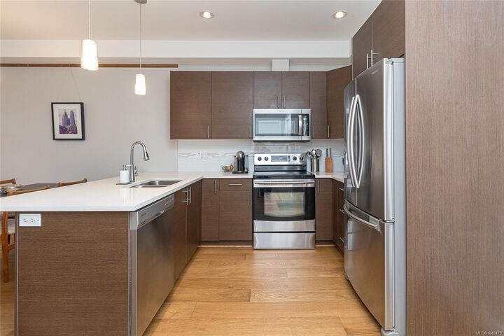 Property Photo: 924 Esquimalt Rd #303 BC V9A 3P2