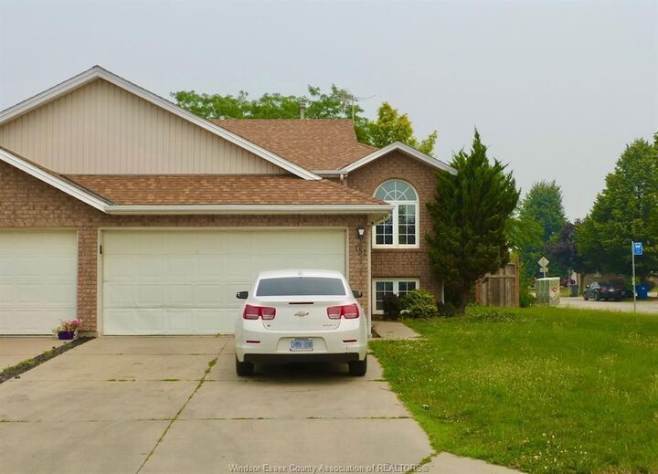 151 Christina Crescent — photo 1