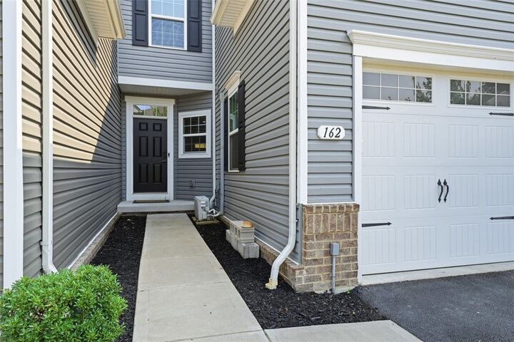 Property Photo:  162 Providence Way  PA 15234 