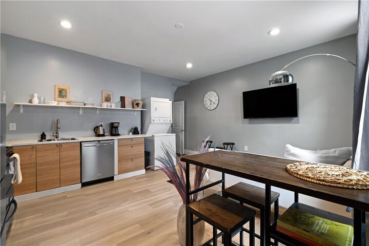 Property Photo:  2129 Straubs Ln  PA 15212 