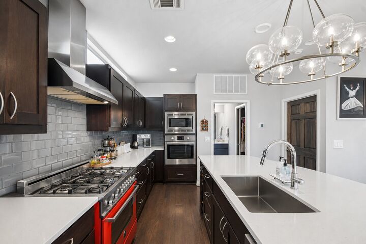 Property Photo: 1142 Lost Creek Boulevard 12 TX 78746