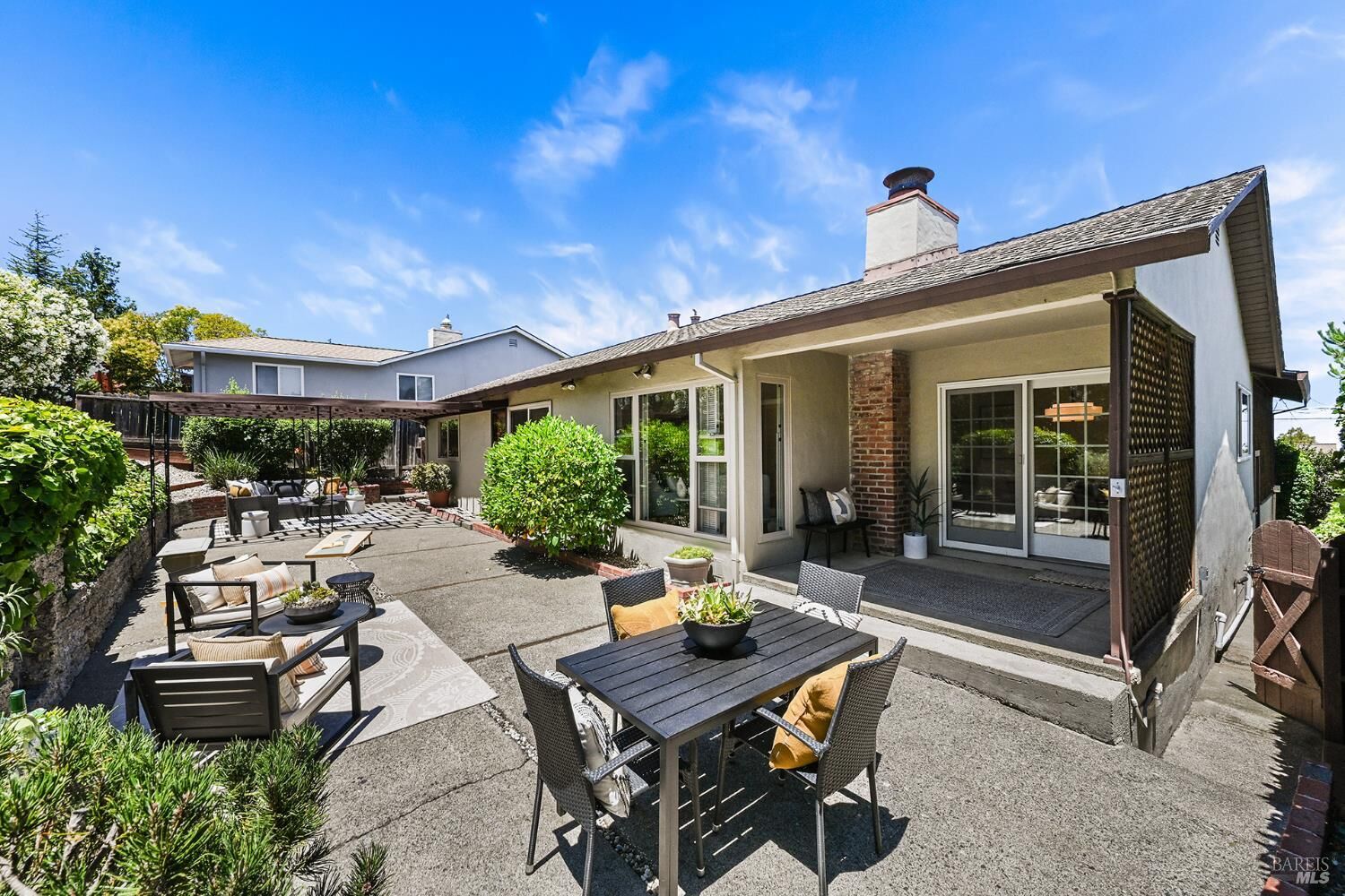 Property Photo: 29 Ridgewood Drive CA 94901