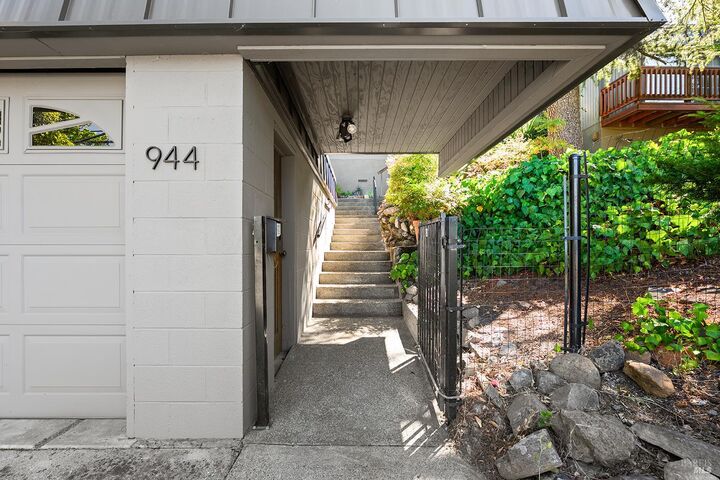 Property Photo: 944 Summerfield Road CA 95405