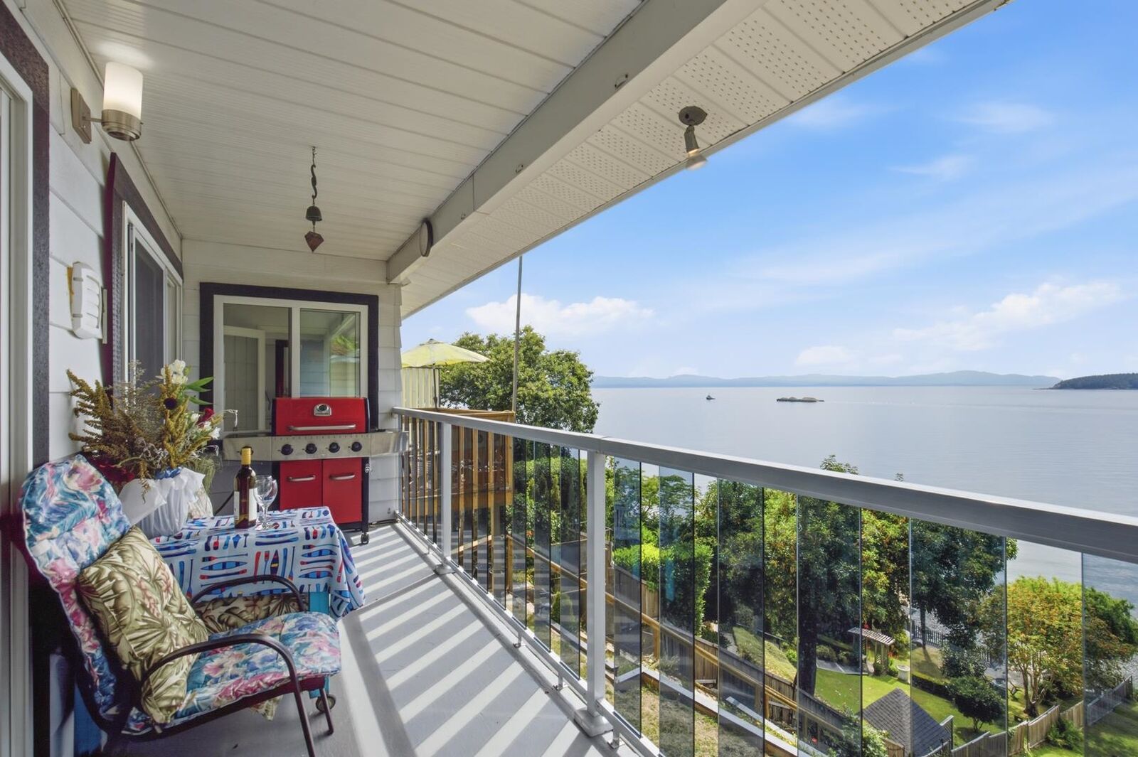 Property Photo: 5223 Sunshine Coast Highway BC V7Z 0C4