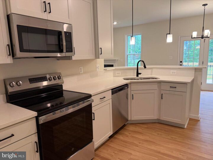 Property Photo: 72 Wendy Circle VA 23117