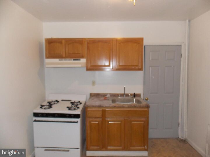 Property Photo: 2513 Ingersoll Street PA 19121