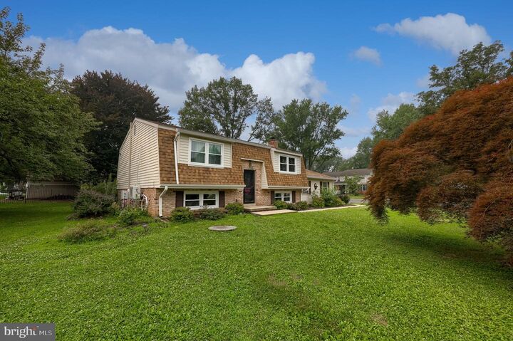 Property Photo: 33 Country Side Lane PA 17540
