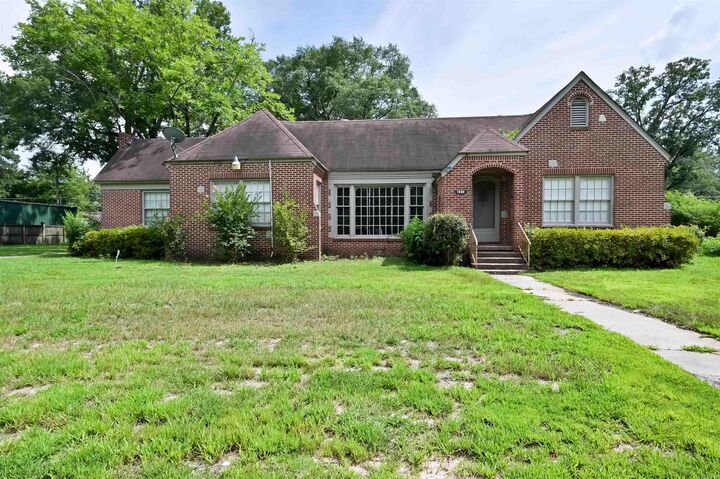 Property Photo: 1300 W 28th Avenue AR 71603