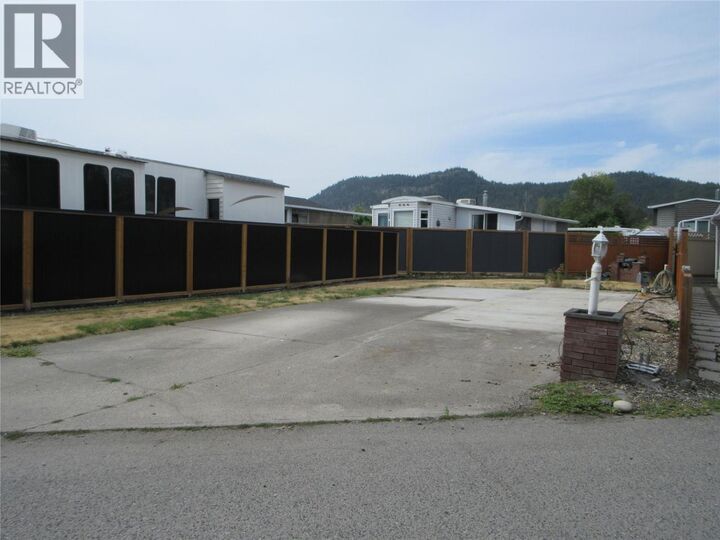 Property Photo:  415 Commonwealth Road 779  BC V4V 1P4 