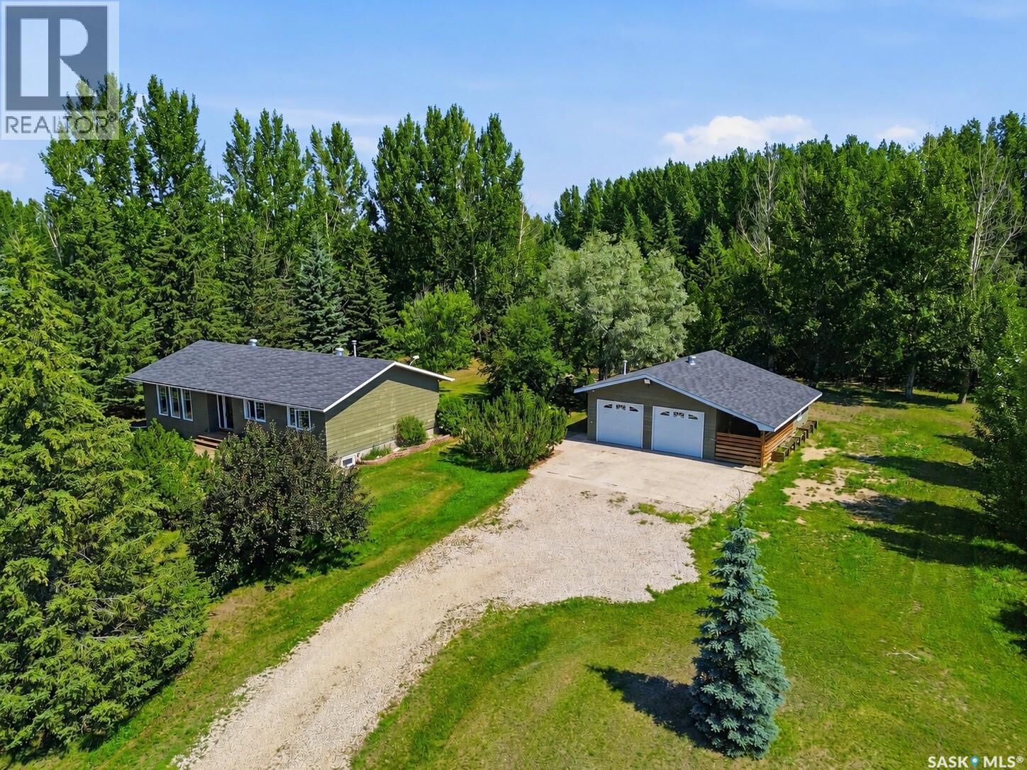 Property Photo: 43 Beaver Ridge Road SK S7K 2G8