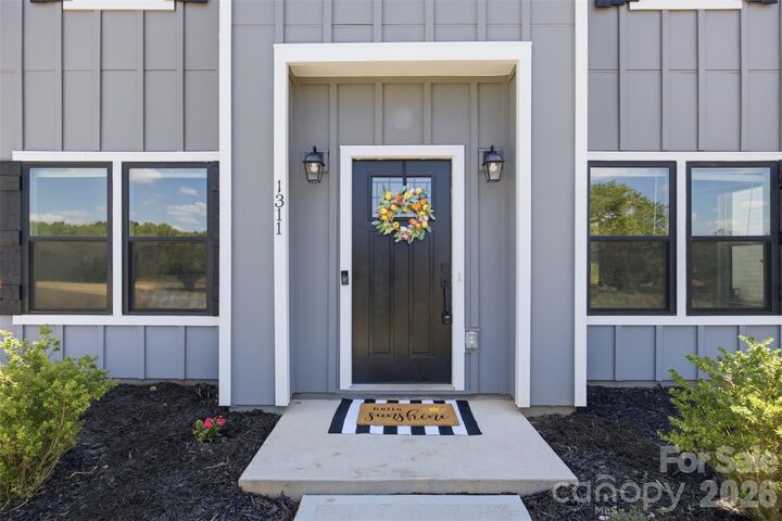 Property Photo: 1311 Dockery Drive NC 28152