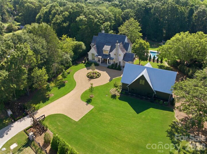 Property Photo: 1212 Gardendale Road SC 29708