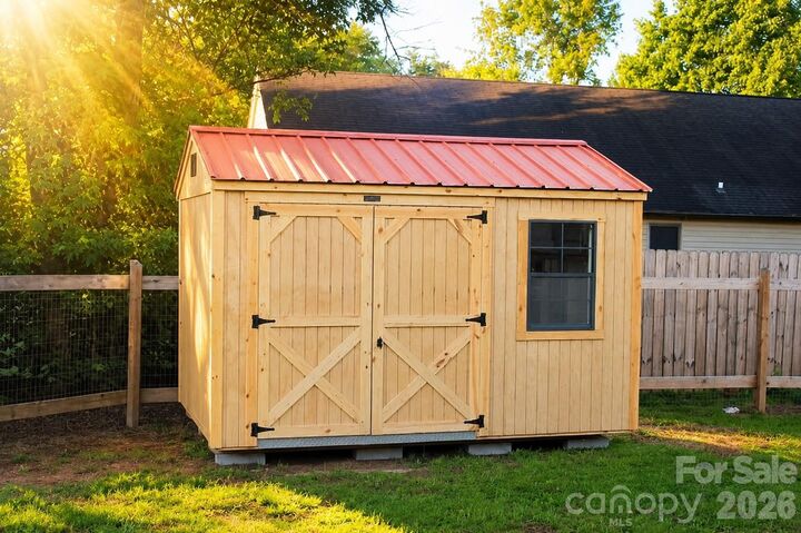 Property Photo: 7558 Katherine Drive NC 28037