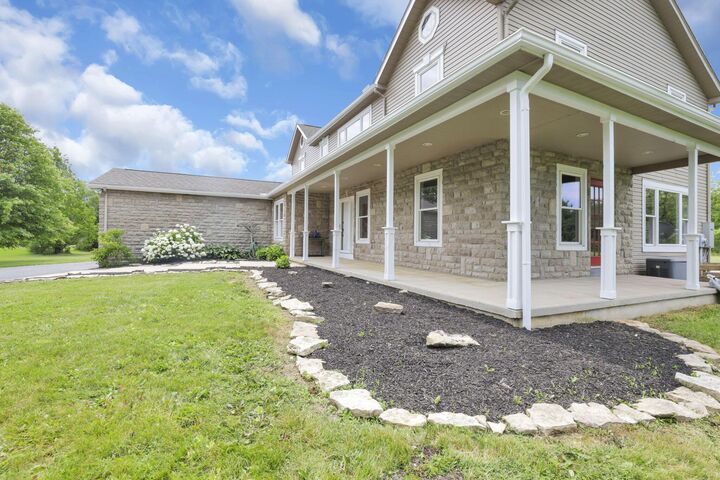 Property Photo: 1877 Hardin Lane OH 43065
