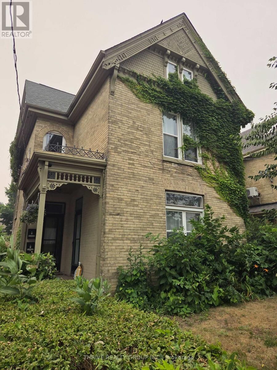 Property Photo: 369 Maitland Street Upper ON N6B 2Y9