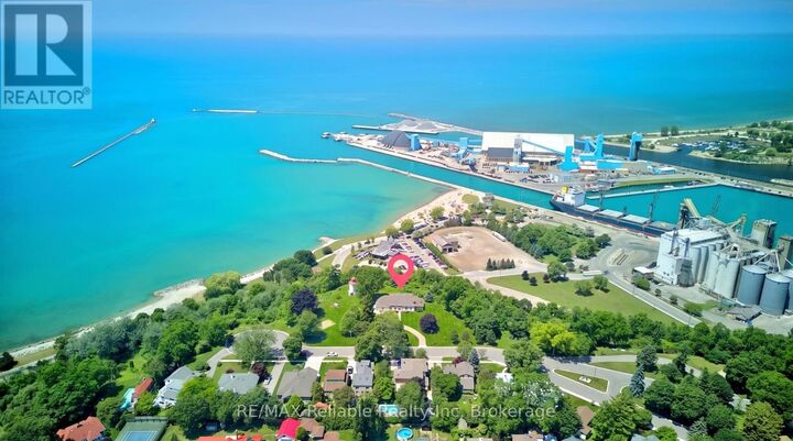 Property Photo:  1 Harbour Lane  ON N7A 4J8 