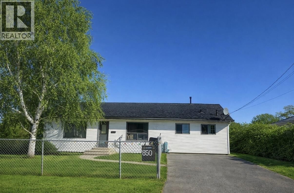 Property Photo: 8508 98 Avenue BC V1J 1P7