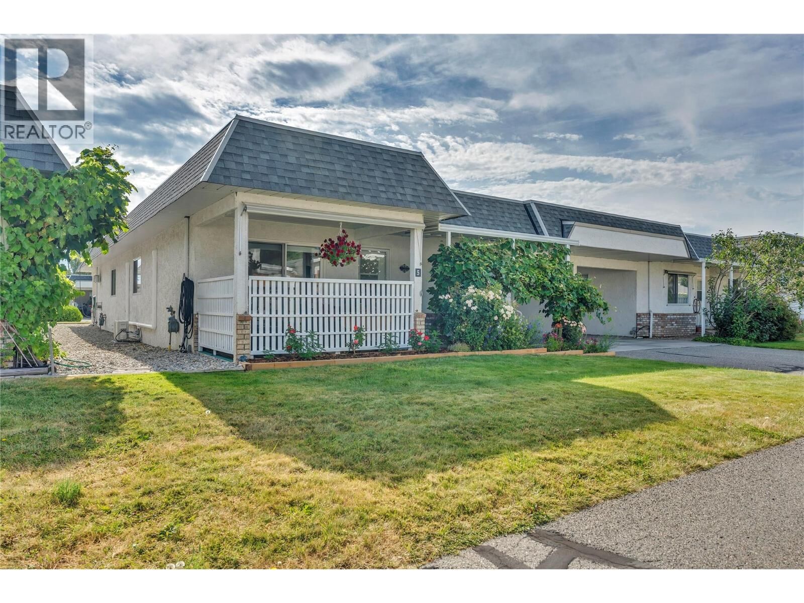 Property Photo:  11110 Quinpool Road 5  BC V0H 1Z5 