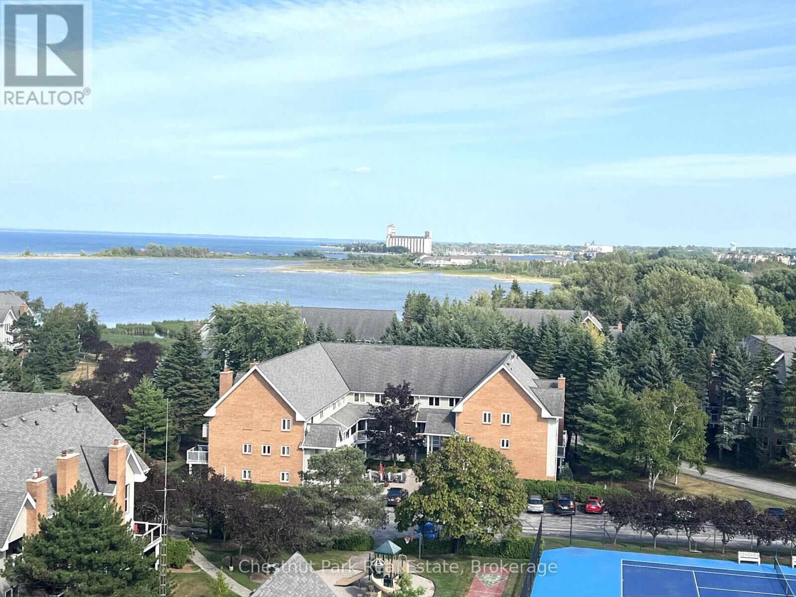Property Photo: 24 Ramblings Way Ph 1003 ON L9Y 5C6