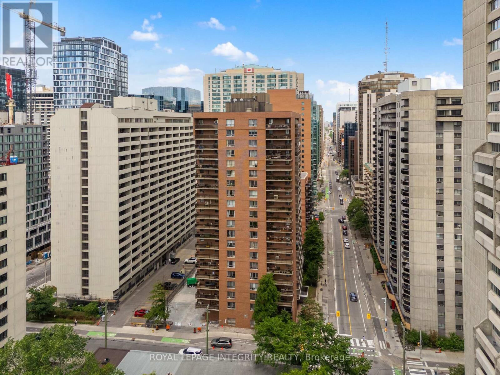 Property Photo: 475 Laurier Avenue West 2001 ON K1R 7X1