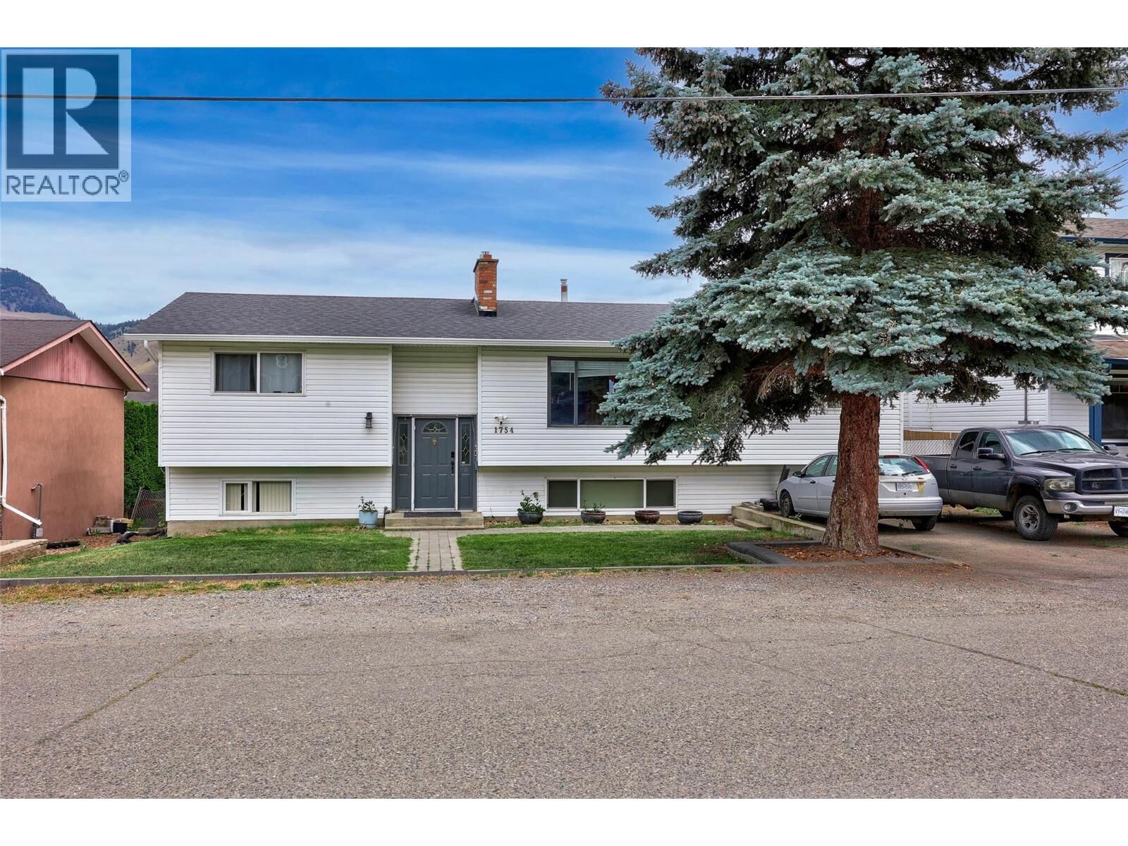 Property Photo: 1754 Sheridan Drive BC V2B 6A9