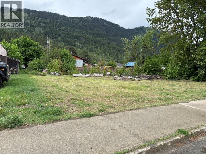 Lots A&B Sayward Avenue — photo 1