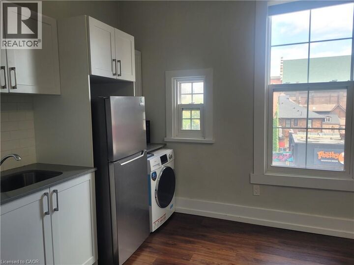 Property Photo:  154 James Street North 4  ON L8R 2K7 