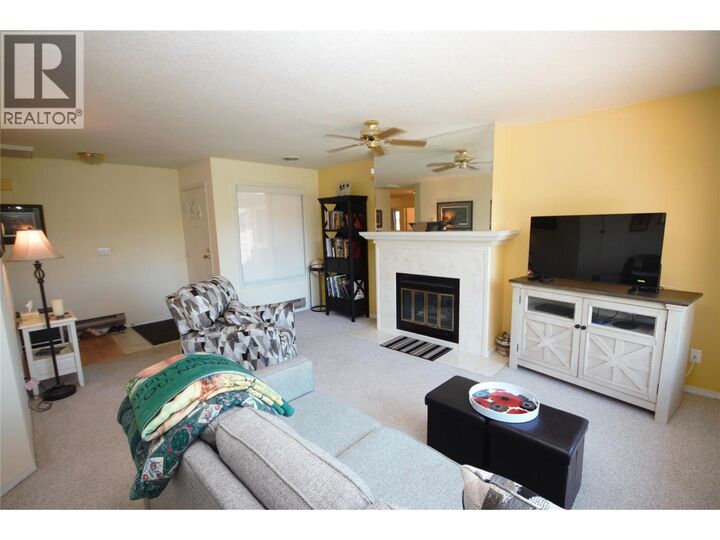 Property Photo:  320 Brandon Avenue 202  BC V2A 3S8 