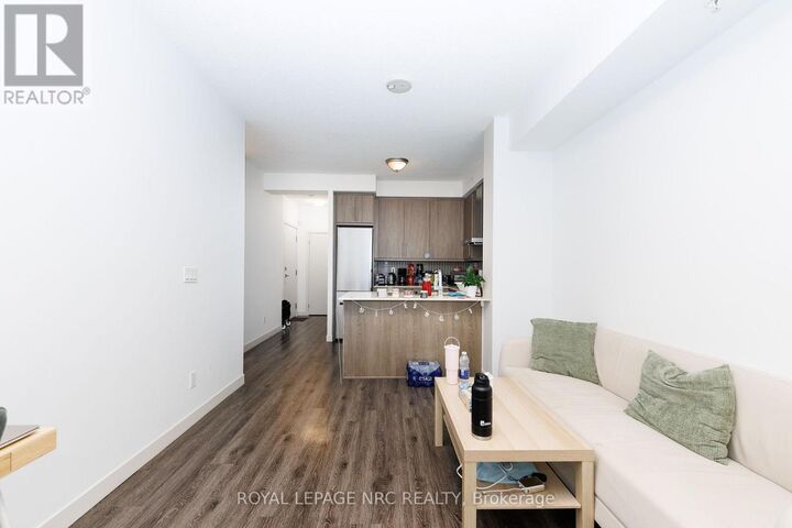 Property Photo:  2093 South Fairvew Street South 506  ON L7R 0E6 