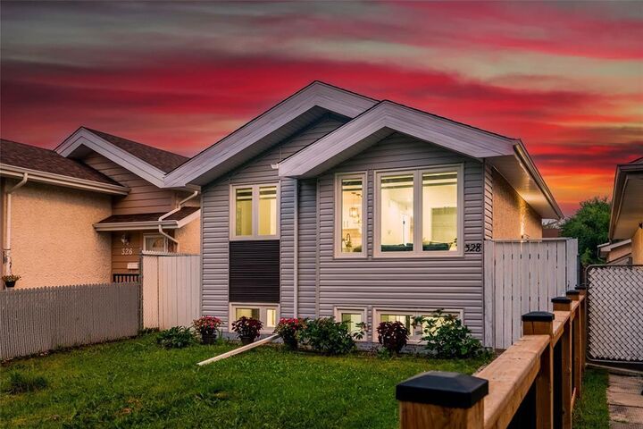 Property Photo: 328 Mandalay Drive MB R2P 1K2