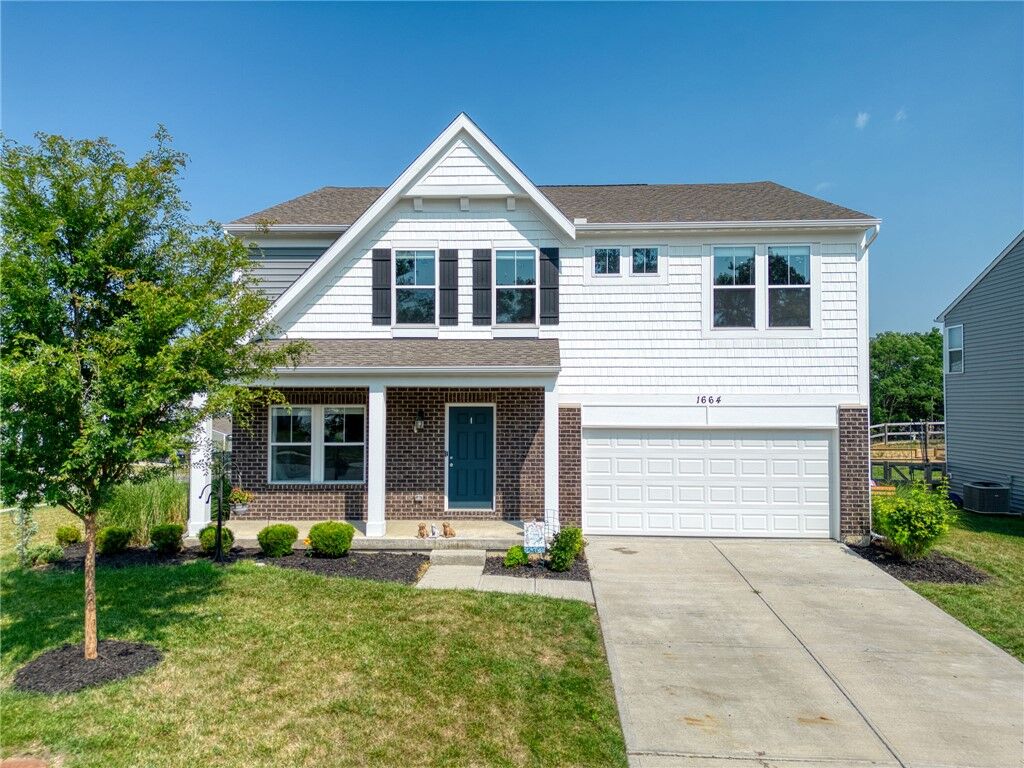 Property Photo:  1664 Arden Bend  OH 45324 