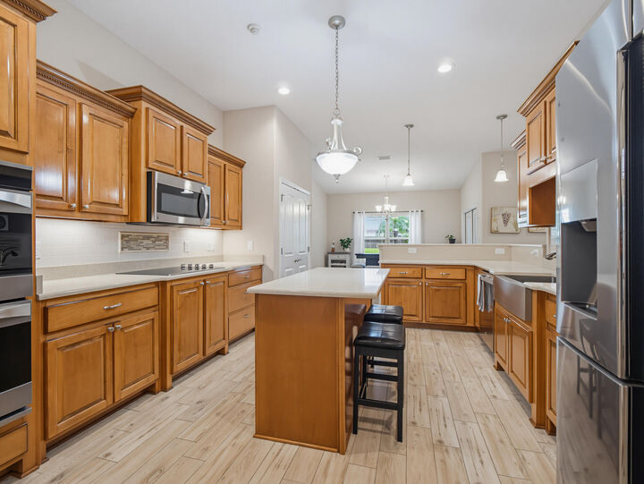 Property Photo:  6125 Broadfield Court  FL 32570 