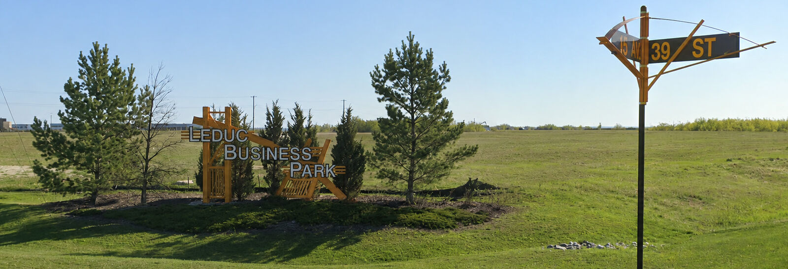 Property Photo:  39 St  AB T9E 0Z4 