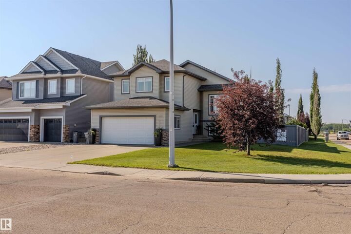 Property Photo: 501 Grandin Drive AB T8R 0E3