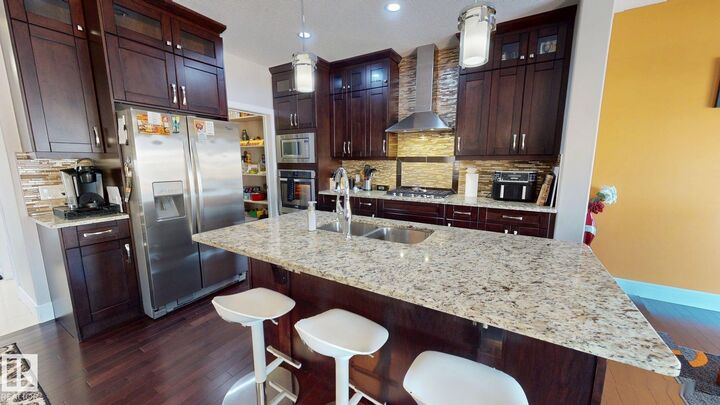 Property Photo:  3621 Claxton Place SW  AB T6W 2K8 