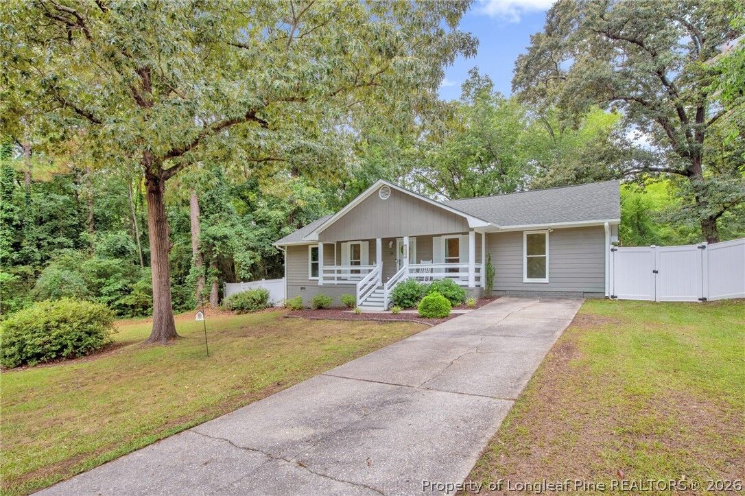 Property Photo: 162 Oakridge Avenue NC 28390